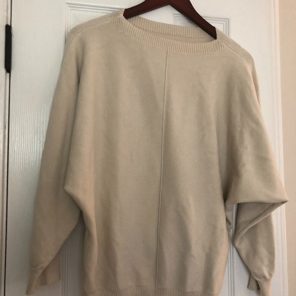 Cream One Size Fits all stretchy sweater